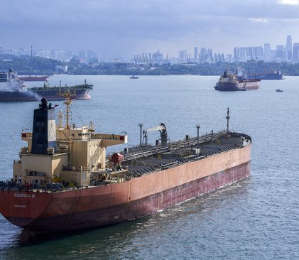 Maniobras portuarias en muelle